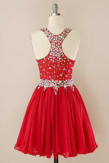 Vestido de homecoming de missangas vermelhas
